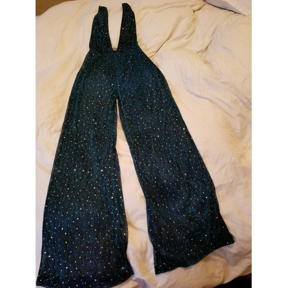 💸SOLD💸 Shimmer & Glitter Plunge Catsuit/Jumpsuit - Picture 4 of 6